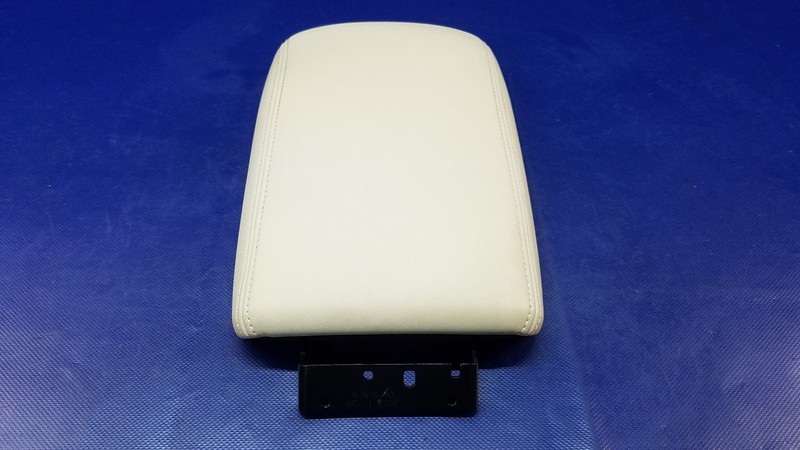 2016 - 2020 INFINITI Q50 CENTER CONSOLE ARM REST ARMREST LID COVER # 74435