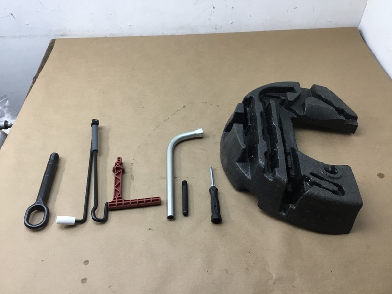 Audi A8 A8L D5 2019 Rear Trunk Emergency Tire Tool Kit Set Foam 19-23 ; :O