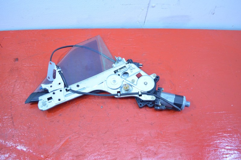97-04 MERCEDES-BENZ R170 SLK320 REAR RIGHT PASSENGER QUARTER GLASS W MOTOR OEM