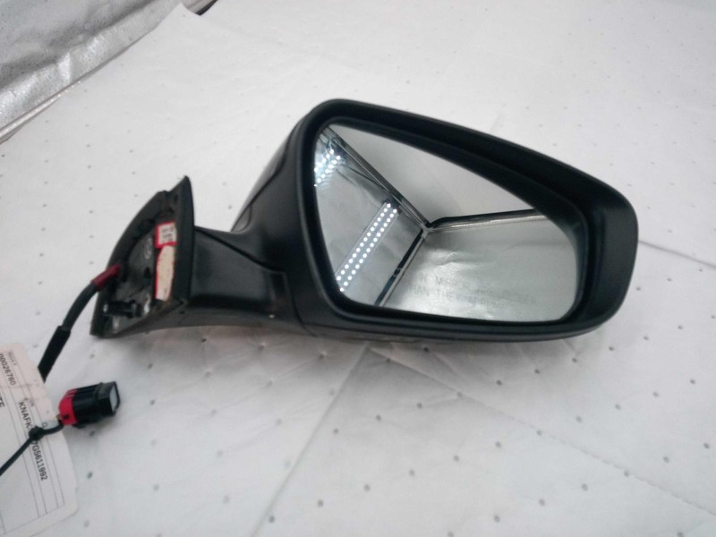 Used Right Door Mirror fits: 2016 Kia Forte Power Htbk manual folding w/o turn s