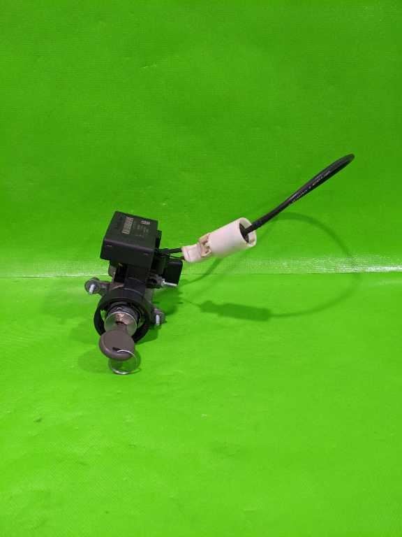 06 07 CHARGER IGNITION SWITCH CYLINDER HOUSING W/KEY OEM 4388-6