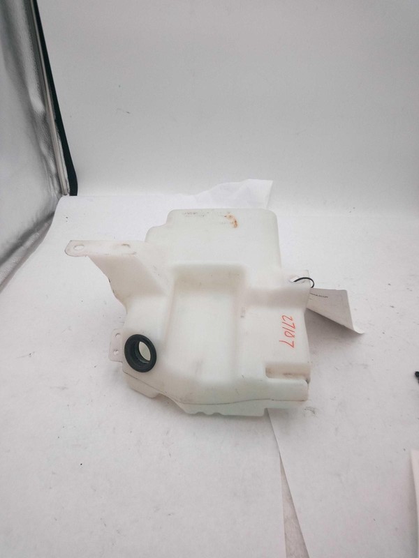 Used Washer Fluid Reservoir fits: 2017 Lincoln MkcGrade B
