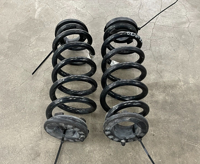 2018-2022 Alfa Romeo Stelvio Rear Right & Left Coil Spring Set RWD 1526 OEM