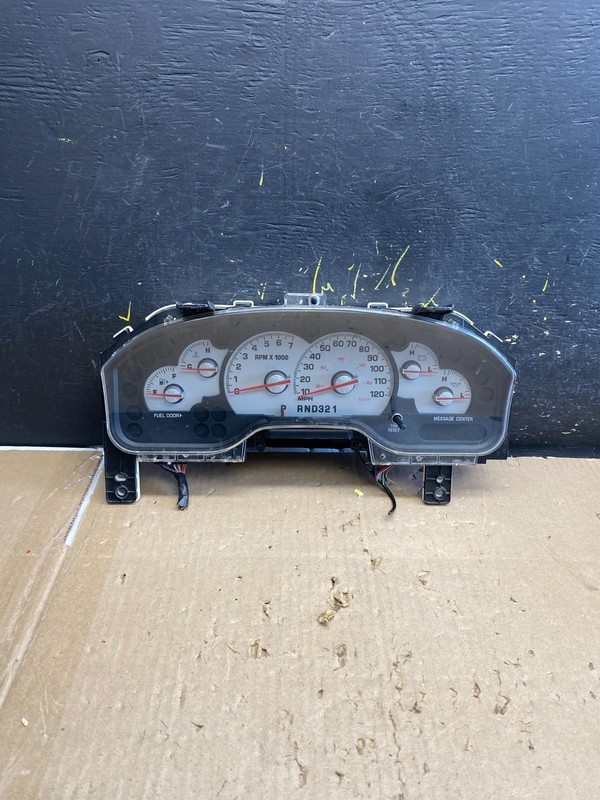 2004 2005 Mercury Mountaineer Instrument Cluster Speedometer Gauge OEM ab2187 DG