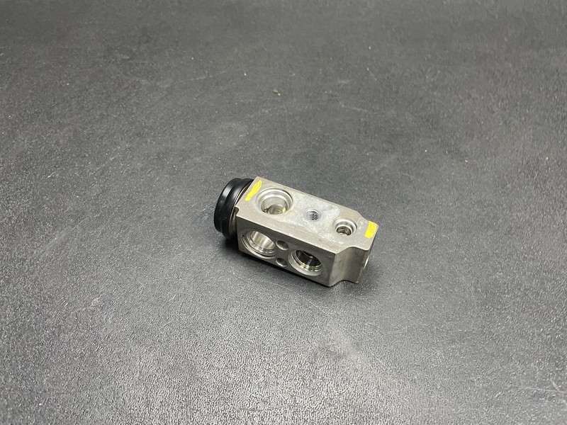 A/C Expansion Valve 2017 Kia Soul 97626-B2000 2014 2015 2016 2018 2019