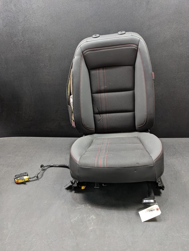 Front Right Seat Leather 2022 Chevrolet Equinox 2018 2019 2020 2021 2023 X