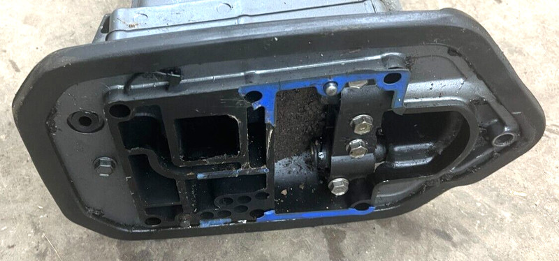 Mercury 60 HP 2 Stroke Exhaust Plate Assembly PN 19653T2 Fits 91-97 FRESHWATER