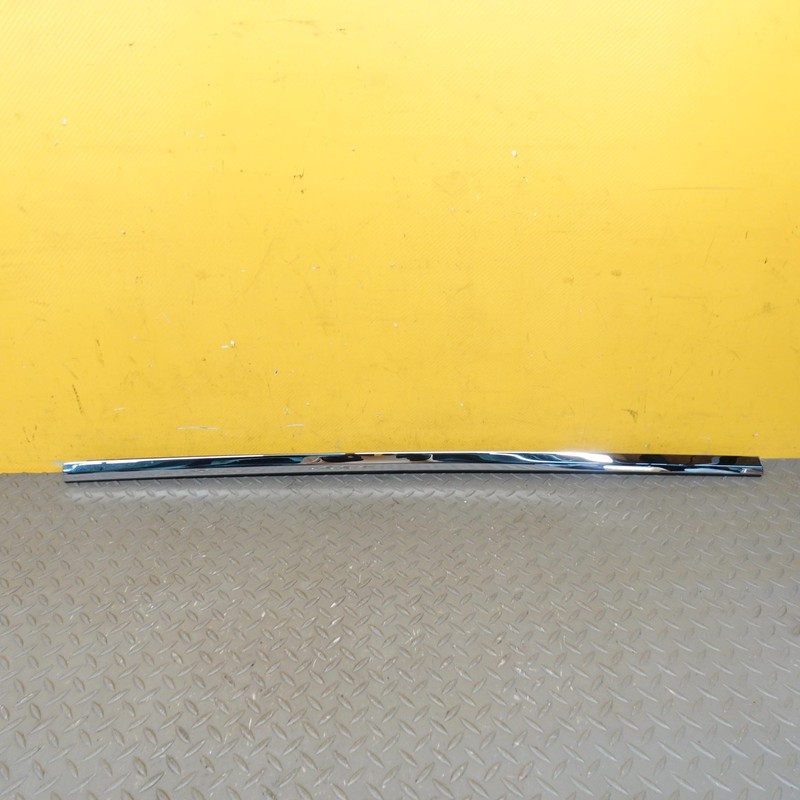 2016-2020 TESLA MODEL X FRONT RIGHT PASSENGER SIDE DOOR WINDOW BELT MOLDING OEM