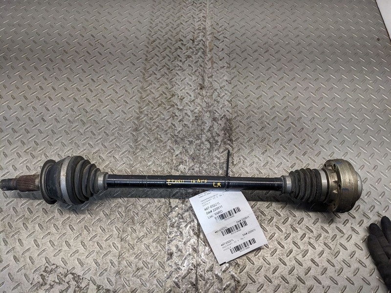 Driver Axle Shaft Rear Axle Base Automatic Opt FE2 Fits 14-18 ATS 1074569
