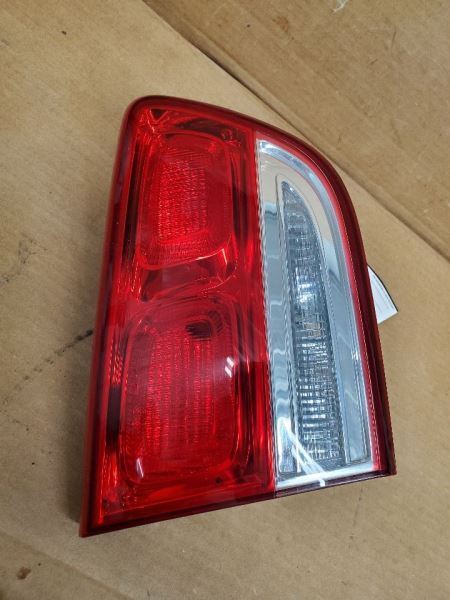 Driver Tail Light Liftgate Mounted Incandescent Fits 16-18 SORENTO 272730