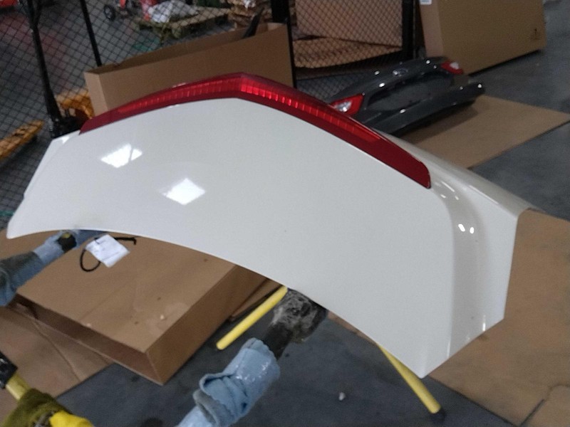 2014 Cadillac ATS White Deck Lid OEM 22806598 Used 128k Miles