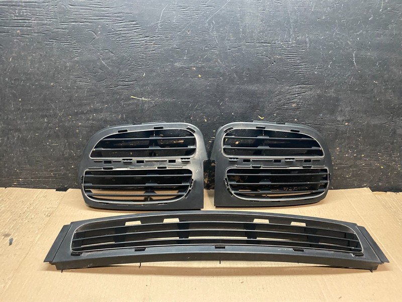 2008 - 2010 Porsche Cayenne Cover Bottom Center Grille Grill Trim OEM X3043DG