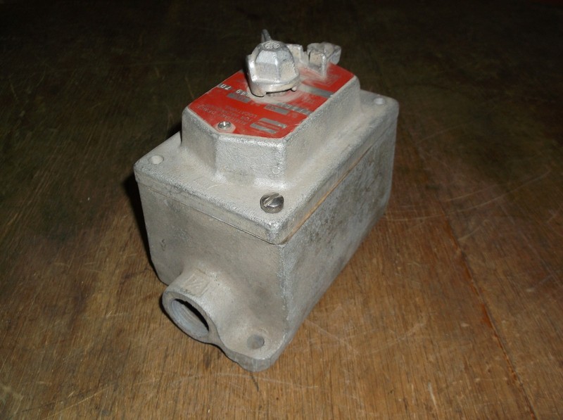 Crouse-Hinds EFSC11271S349 Auxiliary Device for Hazardous Locations 0200588-5