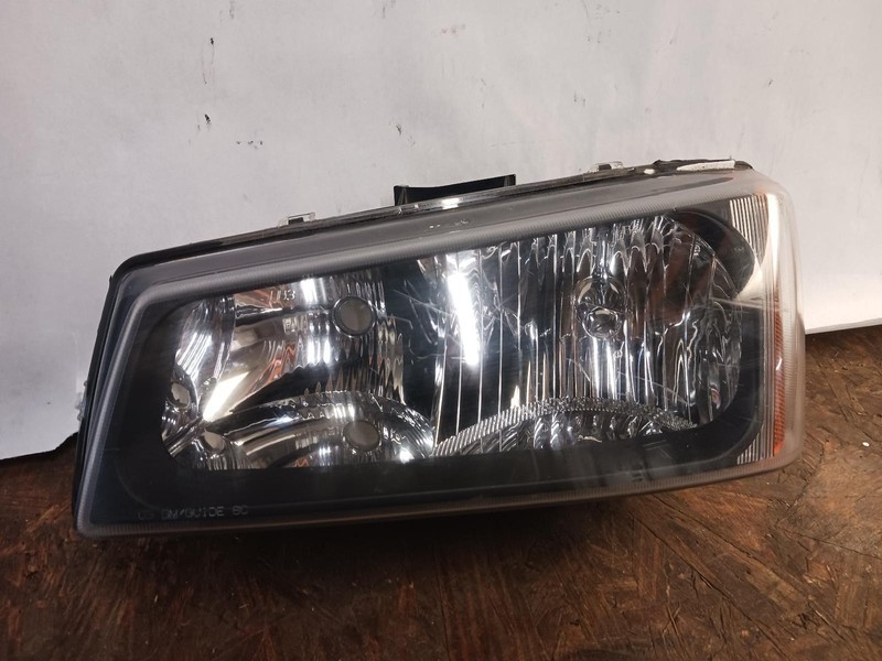 03-'04 CHEVROLET SILVERADO 1500 left driver Headlight Headlamp OEM Grade B