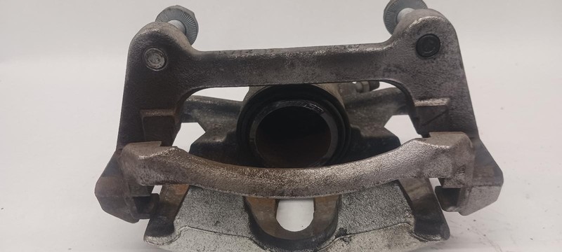 22-'24 VOLKSWAGEN TAOS Right passenger front Caliper 16k miles OEM 1 Year Wnty!