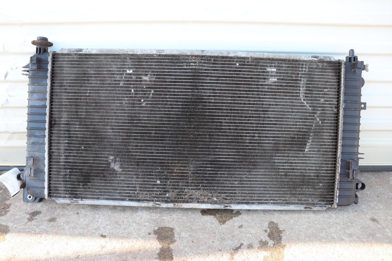 2016 CHEVY TAHOE / YUKON 5.3L ENGINE COOLING RADIATOR TOW PACKAGE OEM