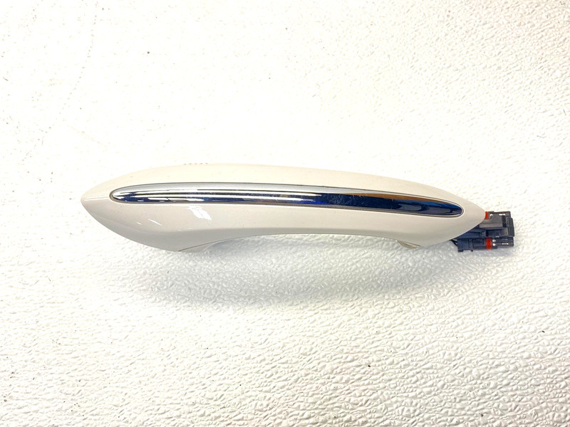 13-15 BMW 740I F01 F02 FRONT RIGHT SIDE DOOR HANDLE COMFORT ACCESS OEM A0.47