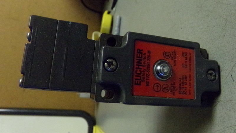 Euchner NZ1VZ-528E1220-M Safety Switch 1733929 *FREE SHIPPING*