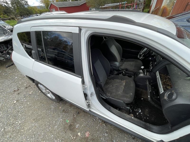 2007-2017 JEEP COMPASS RIGHT ROCKER W/POST WHITE PC: PW7 97K -SPORT- 50418