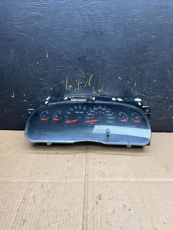 2006 Ford E350 Gauge Speedometer Cluster OEM aa8167 DG