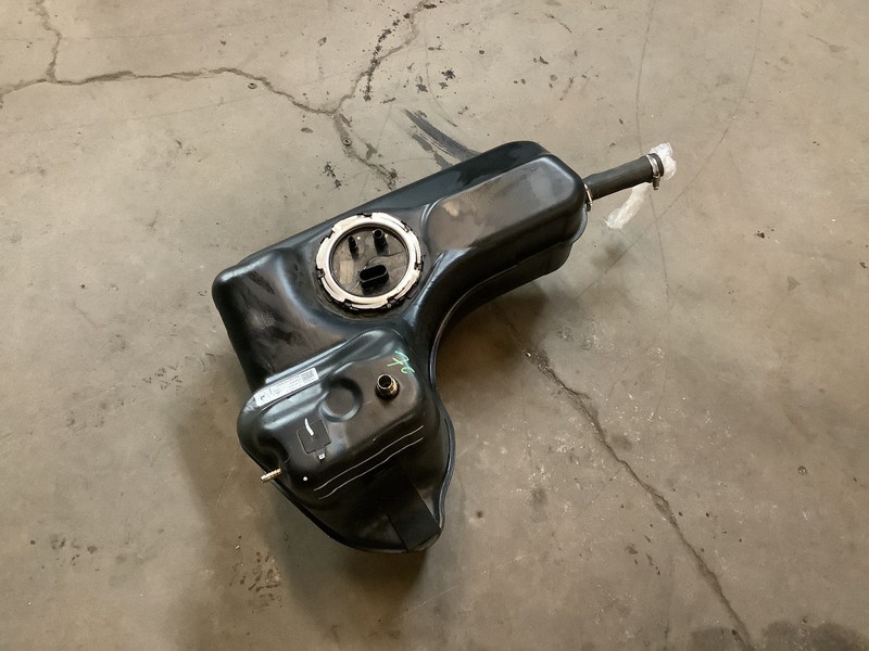 Lamborghini Huracan 2018 5.2L Left Driver Fuel Tank Reservoir w/ Pump 16-19 :Y