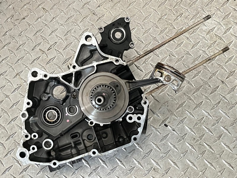 18 Kawasaki BR 125 J Z125 PRO Z Crankshaft Engine Motor Left Side Crank Case