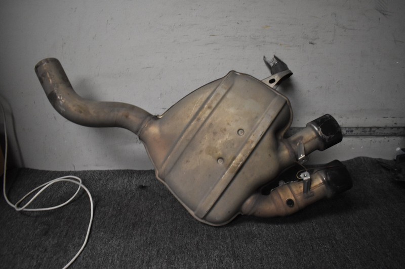 2017-2021 PORSCHE MACAN BASE REAR MUFFLER RIGHT SIDE FACTORY OEM