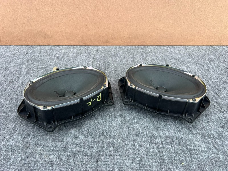 INFINITI QX56 M37 Q70 11-19 OEM FRONT LEFT AND RIGHT DOOR SPEAKERS BOSE (PAIR)