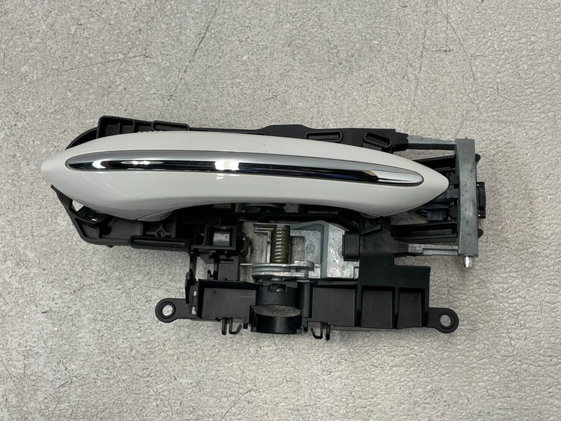 13 14 15 F12 BMW M6 Front Right Passenger Exterior Door Handle White OEM 1660
