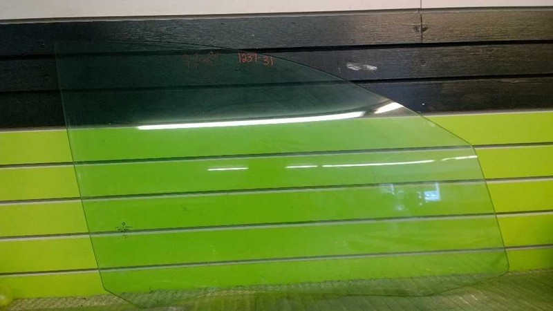 05 PACIFICA PASSENGER RIGHT FRONT WINDOW DOOR GLASS OEM 1237-31