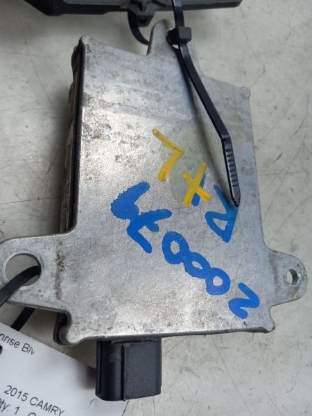 15 16 17 TOYOTA CAMRY BLIND SPOT MODULE 88162-06040