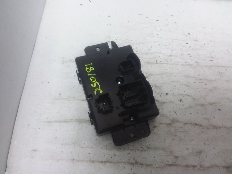 Temperature Control Module Below Dash Fits 21 WRANGLER 68493382AC