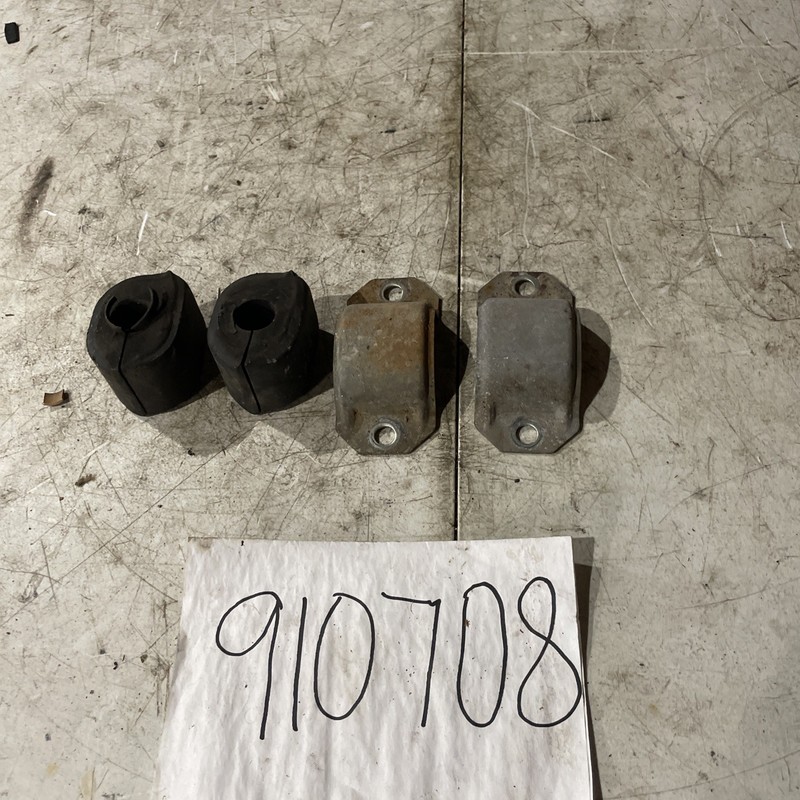 1986-1991 MERCEDESBenz 420SEL FRONT STABILIZER SWAY BAR MOUNTS RUBBER
