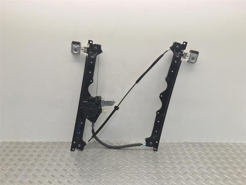 2005 JEEP GRAND CHEROKEE PASSENGER FRONT REGULATOR OEM 125-02835R