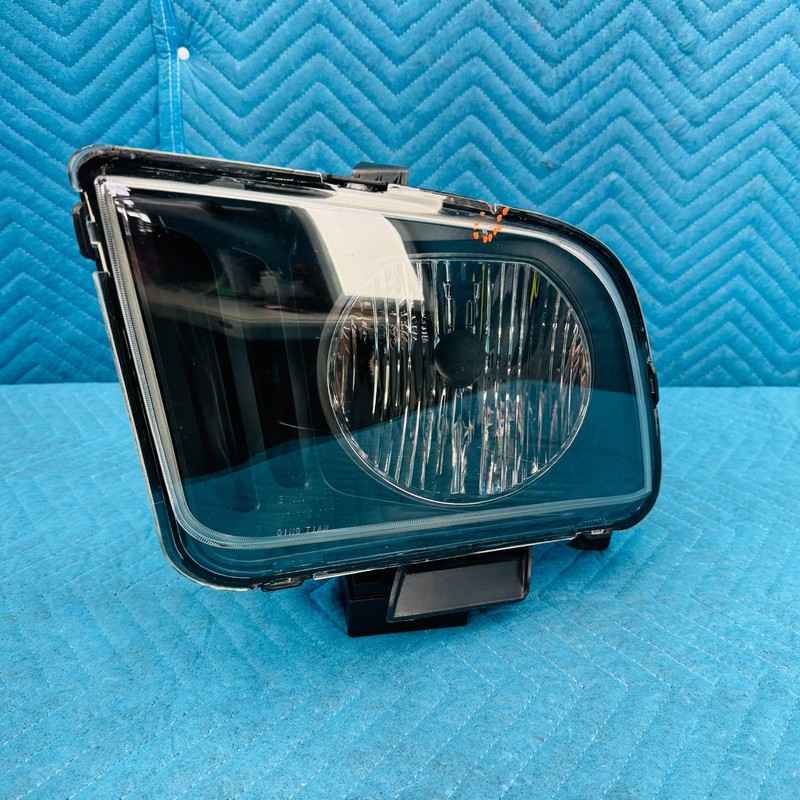 2007–2009 Ford Mustang GT Front Left Headlight