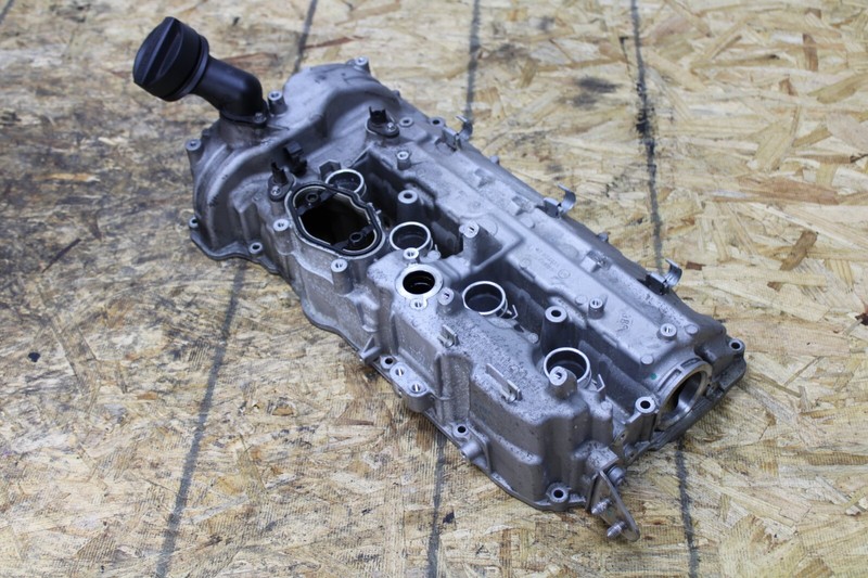 12-19 BMW M5 M6 4.4L S63 Right Side Engine Cylinder Head Valve Cover OEM✅ 52K