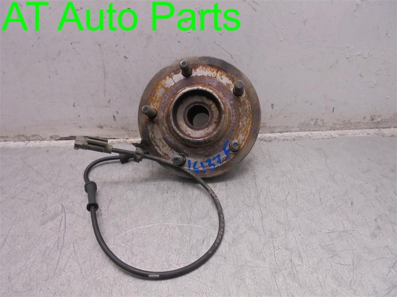 04 05 CHRYSLER PACIFICA FRONT PASSENGER RIGHT HUB OEM 538-01658