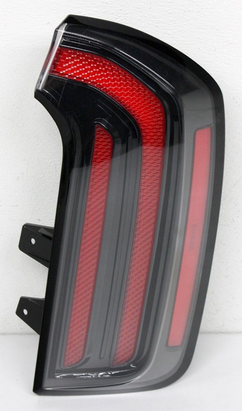 OEM Right Passenger Side LED Tail Lamp For KIA Telluride 92402-S9600 Lens Chip