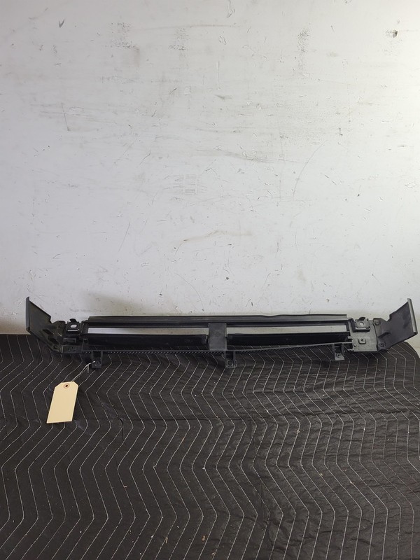 SUBARU FORESTER 2020 Front Radiator Air Guide Deflector Intake Duct USED OEM