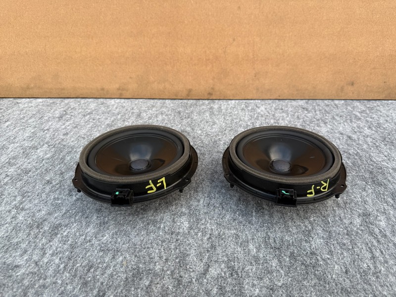 FORD MUSTANG MACH-E 2021-2025 OEM FRONT LEFT AND RIGHT DOOR SPEAKERS PAIR
