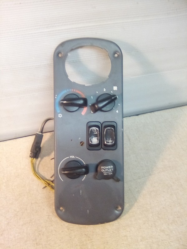 Freightliner 22-46623-070 Sleeper Climate Control Panel