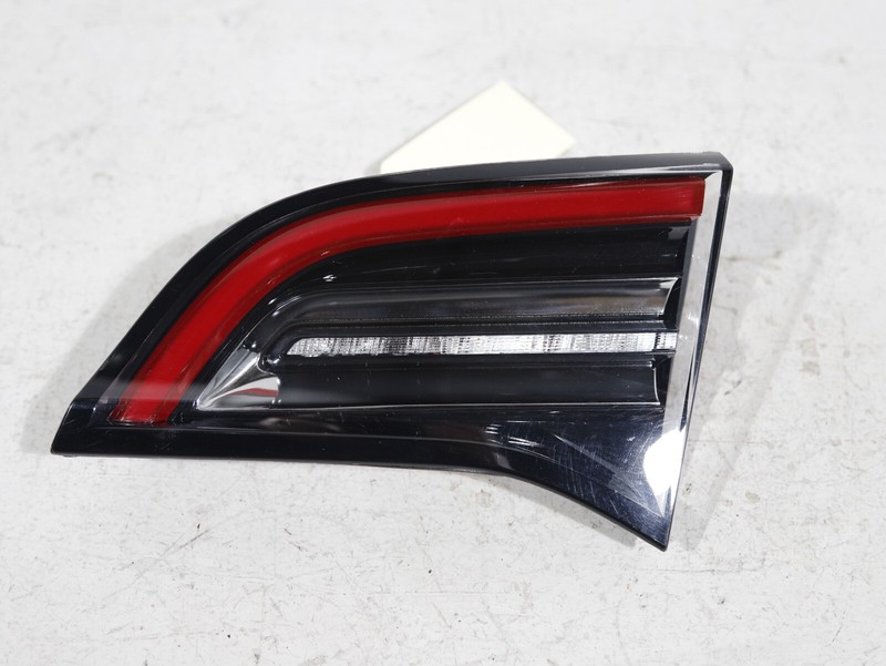 TESLA MODEL Y/3 REAR RIGHT TRUNK SIDE TAILLIGHT ASSEMBLY 1077402-96-G OEM 30K