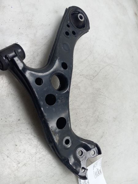16-19 TOYOTA PRIUS 1.8L FWD AT PASSENGER SIDE FRONT LOWER CONTROL ARM