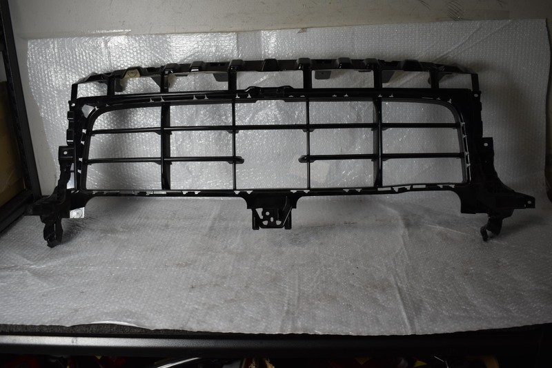 2019 2020 2021 2022 Porsche Cayenne S (9Y0807683) GRILL GRILLE OEM