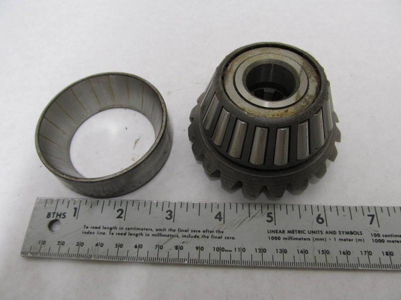 979855 382909 Pinion Gear & Bearing OMC Stringer 100-235HP