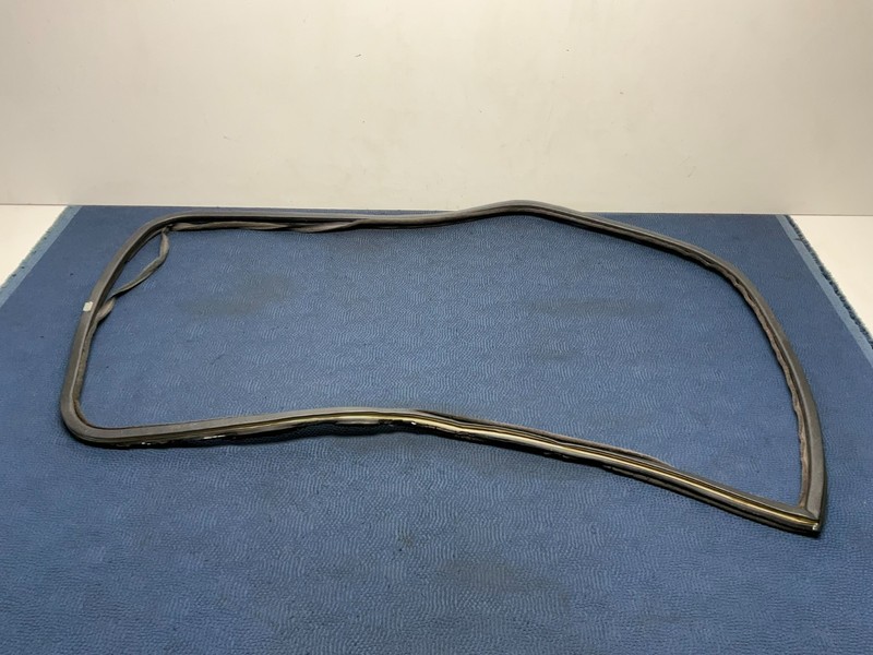 85-91 BMW E30 Sedan LH Front Left Driver Door Rubber Weatherstrip Seal Strip OEM
