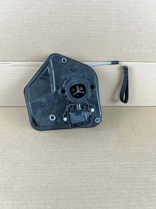 21-25 Model 3/ Y HV Charge Charging Port Inlet Socket Module 1497307-00-B broken