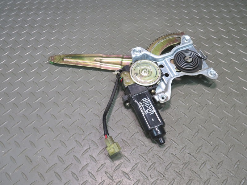 1991-1997 TOYOTA LAND CRUISER FJ80 REAR LEFT DOOR WINDOW REGULATOR W/ MOTOR