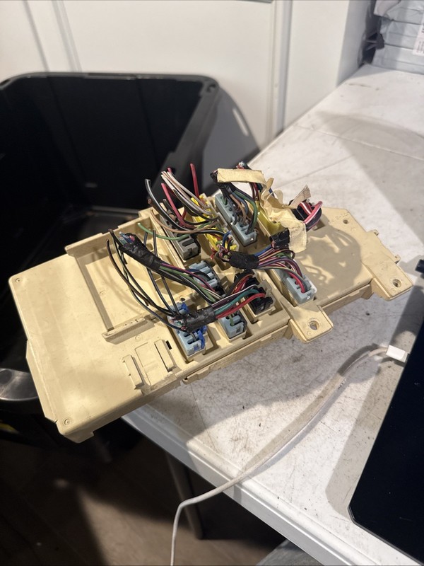 Interior Fuse Box ID: 4759434AC Fits 01-06 CHRYSLER Stratus