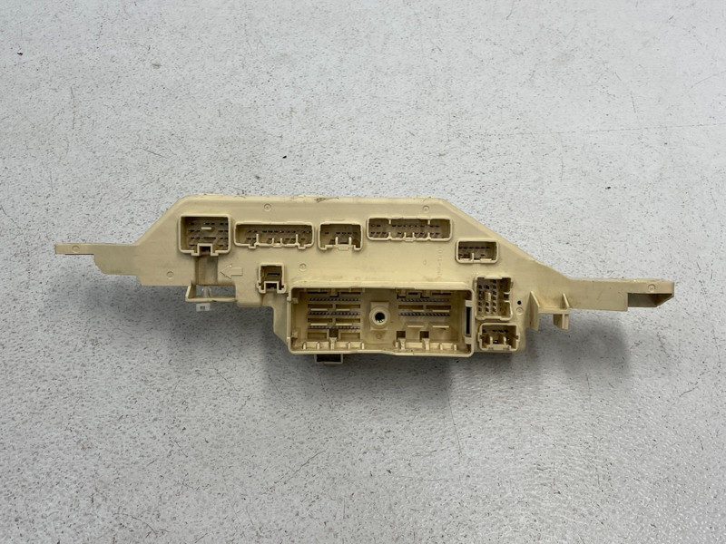 1998-2002 Lexus LX470 Junction Fuse Relay Box Block Control Unit 1535 OEM